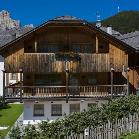 Aparthotel Nei Y Suredl Nevesole Corvara In Badia